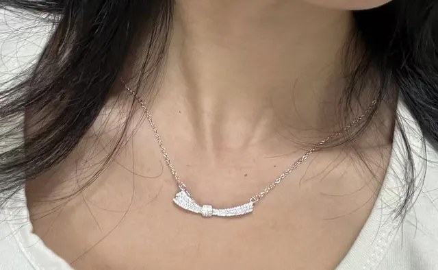 Bow-Shaped Pavé Crystal Pendant Necklace 2