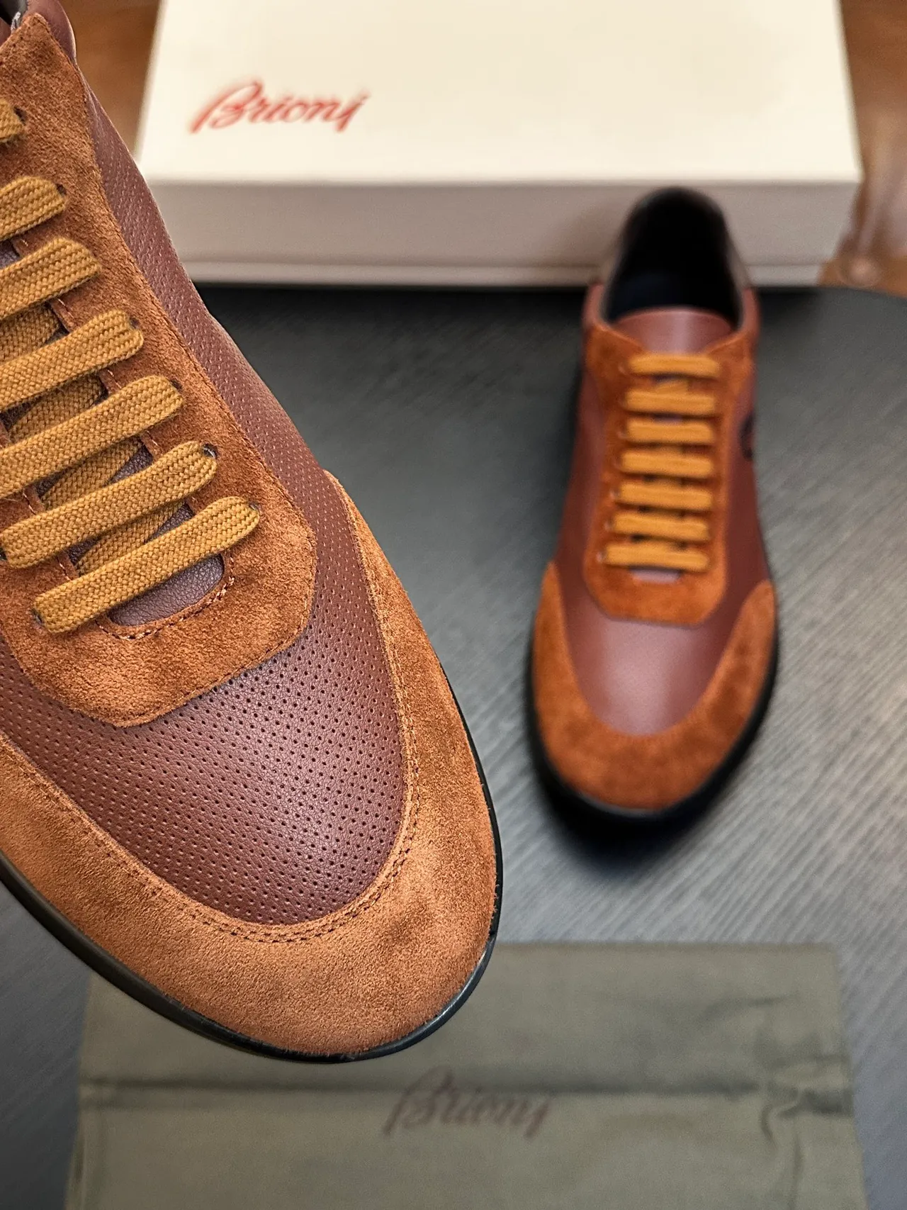 Brioni Brown Suede and Perforated Leather Lace-Up Casual Shoe 6
