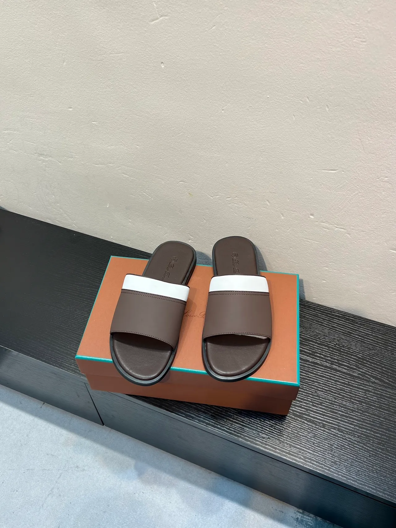 Brown and White Two-Tone Single-Strap Slipper 2