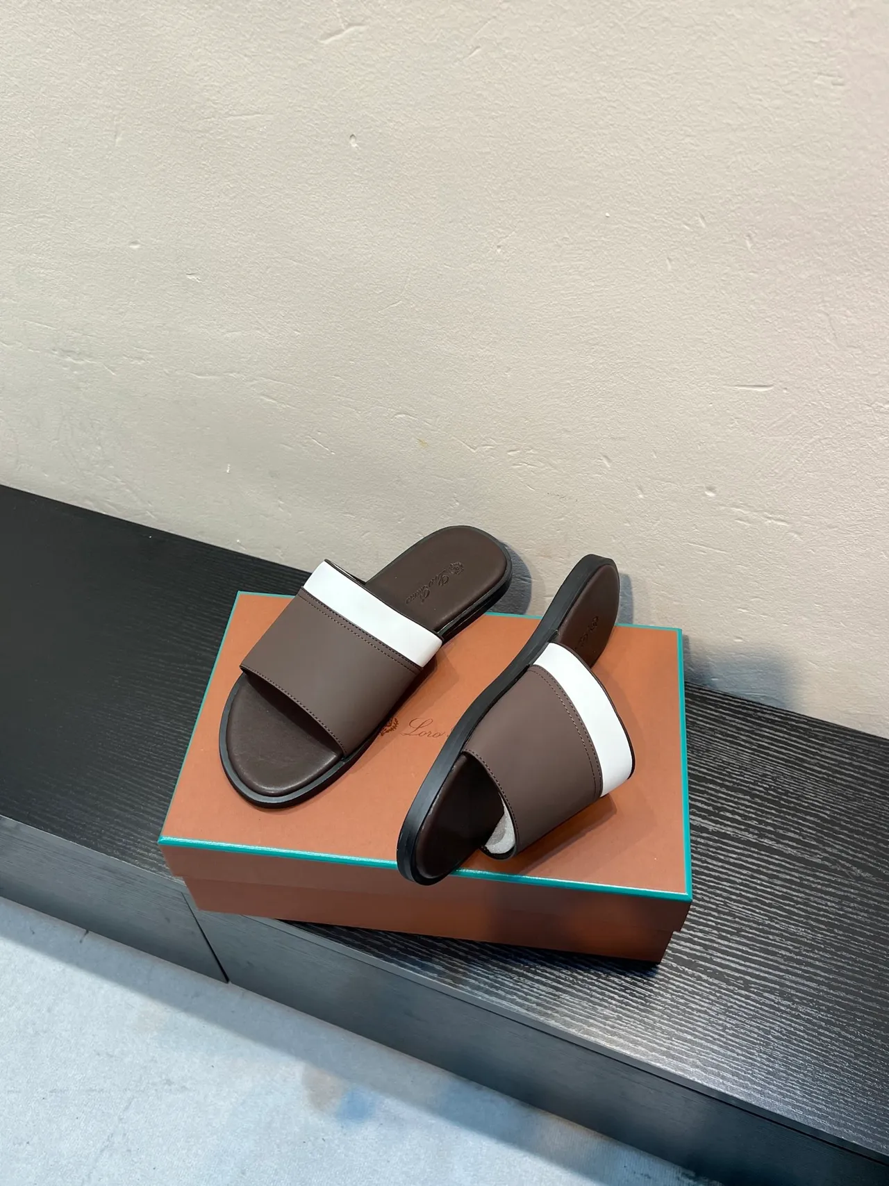 Brown and White Two-Tone Single-Strap Slipper 4