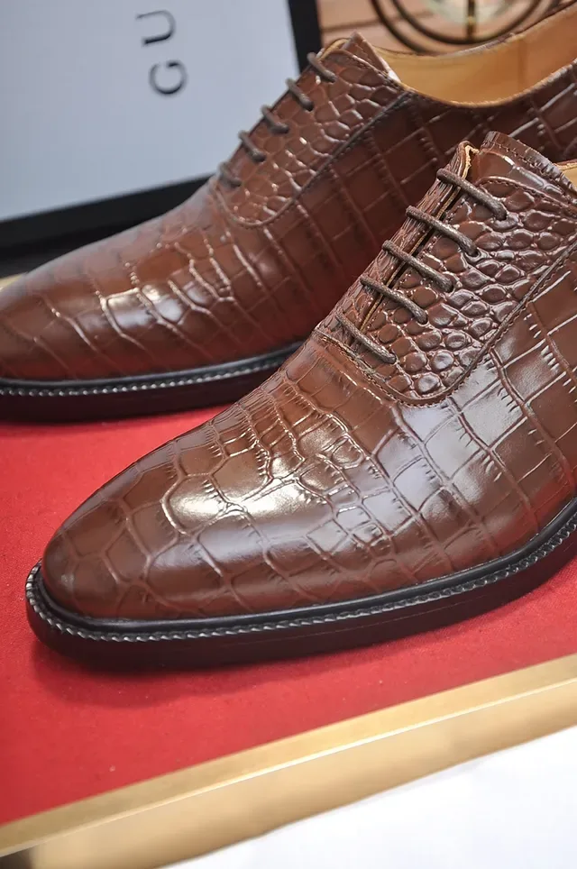 Brown Crocodile-Embossed Cap Toe Oxford Shoes 2