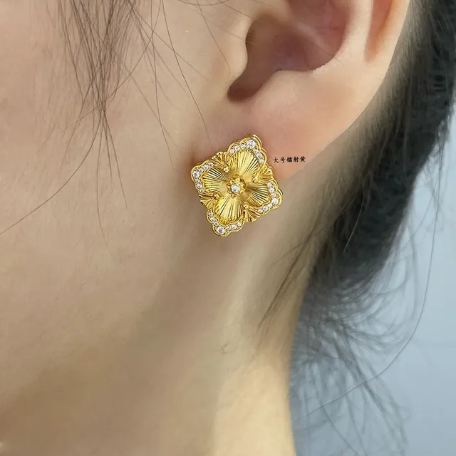 Buccellati Floral Pavé Gold Earrings 8
