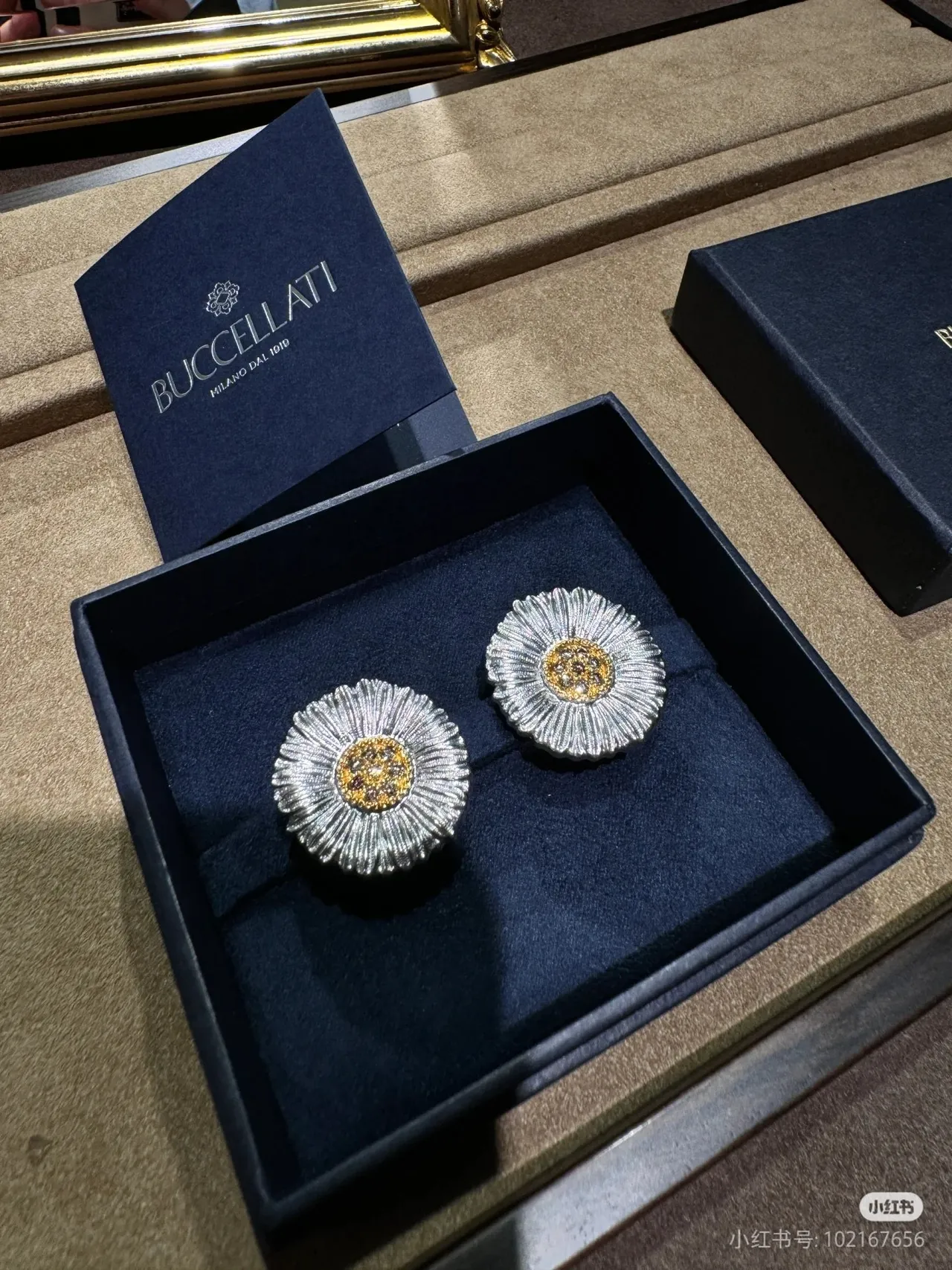Buccellati Silver Gold Floral Motif Textured Petal Detailing Earrings 4