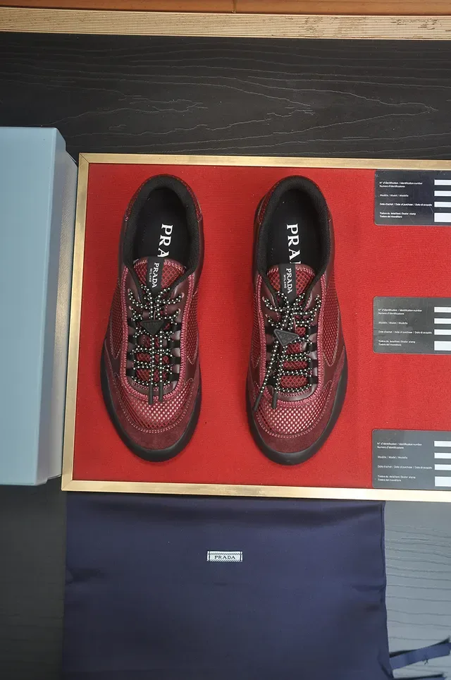 Burgundy and Black Mesh-Synthetic Low-Top Sneaker 5