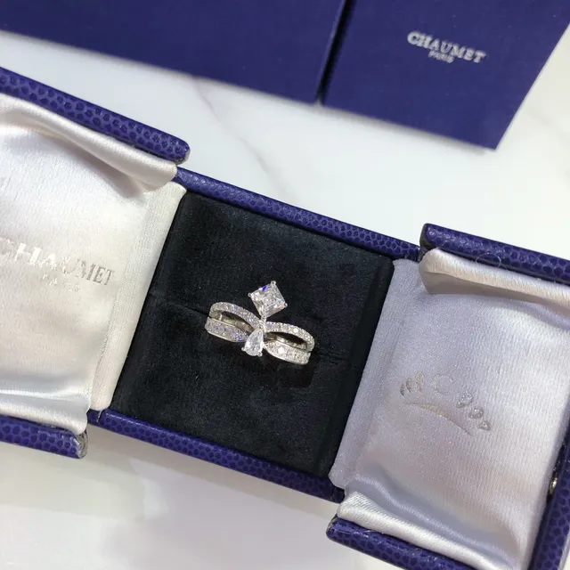 Chaumet Josephine Eclat Floral Floral Bow Pavé Diamond Ring 4