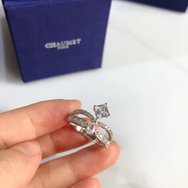 Chaumet Josephine Eclat Floral Floral Bow Pavé Diamond Ring 5