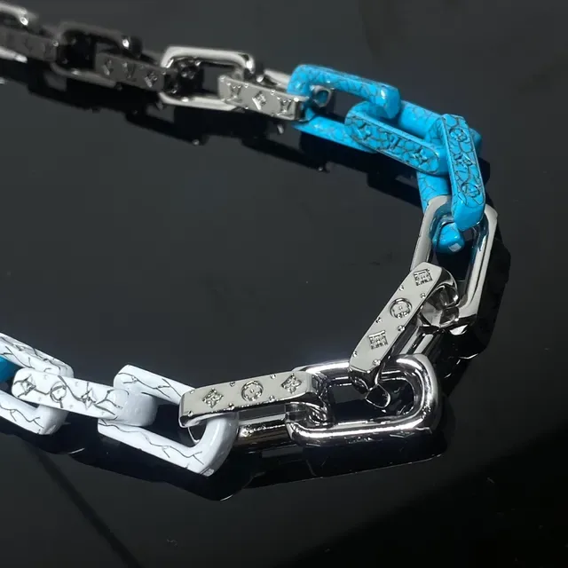 Chunky Two-Tone Resin Link Chain Necklace 3