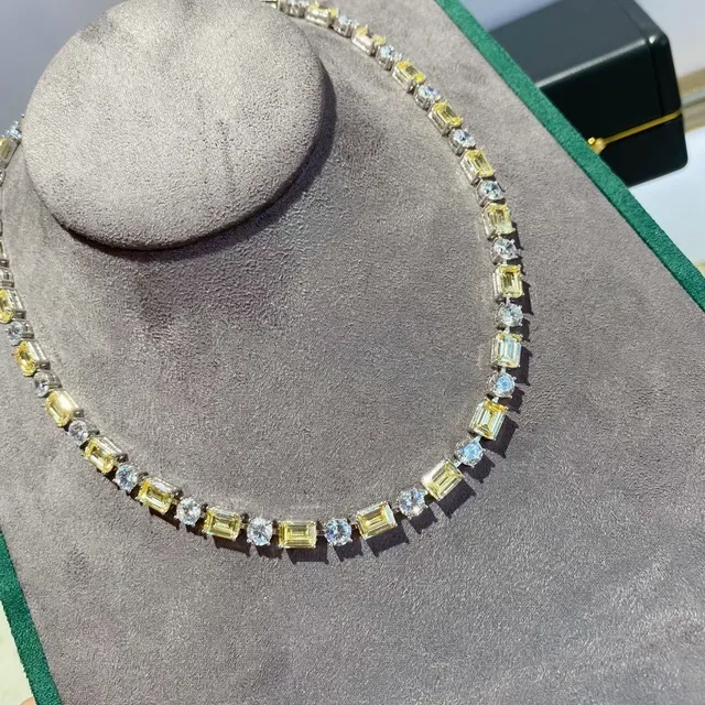 Clear and Pale Yellow Baguette-Cut Stone Linear Necklaces 6
