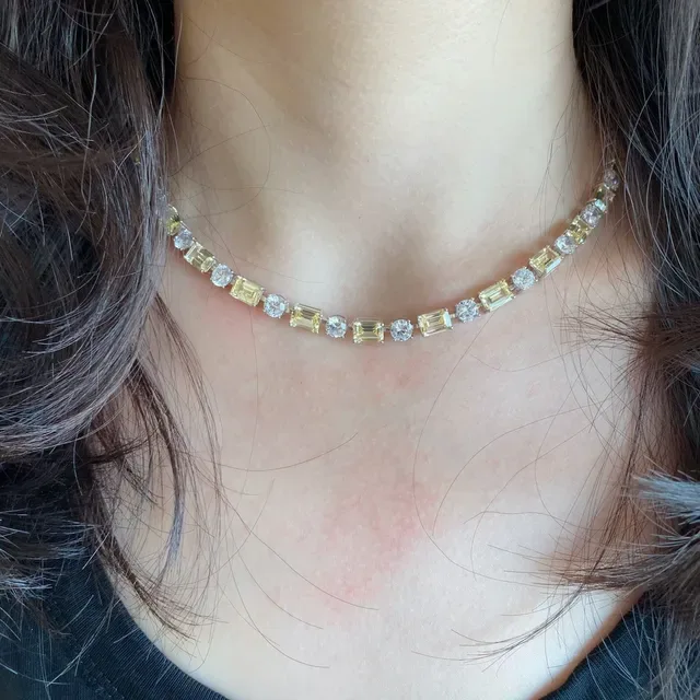 Clear and Pale Yellow Baguette-Cut Stone Linear Necklaces 7