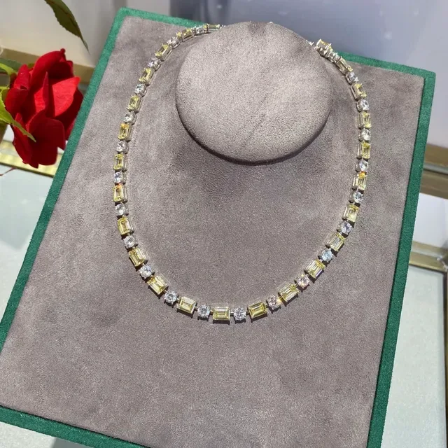 Clear and Pale Yellow Baguette-Cut Stone Linear Necklaces 8