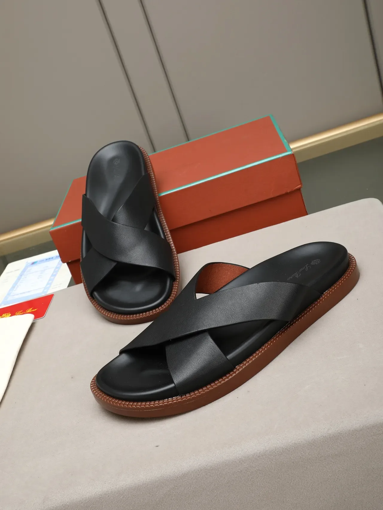 Crisscross Strap Flat Casual Sandals 12