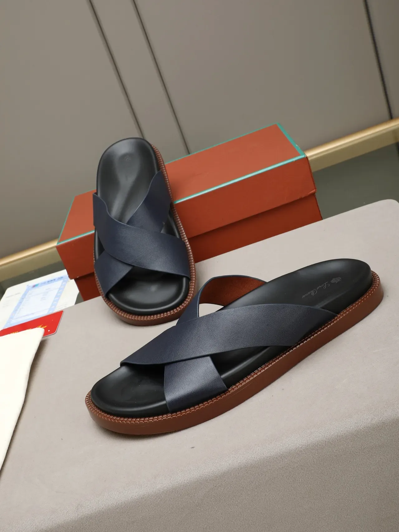 Crisscross Strap Flat Casual Sandals 13