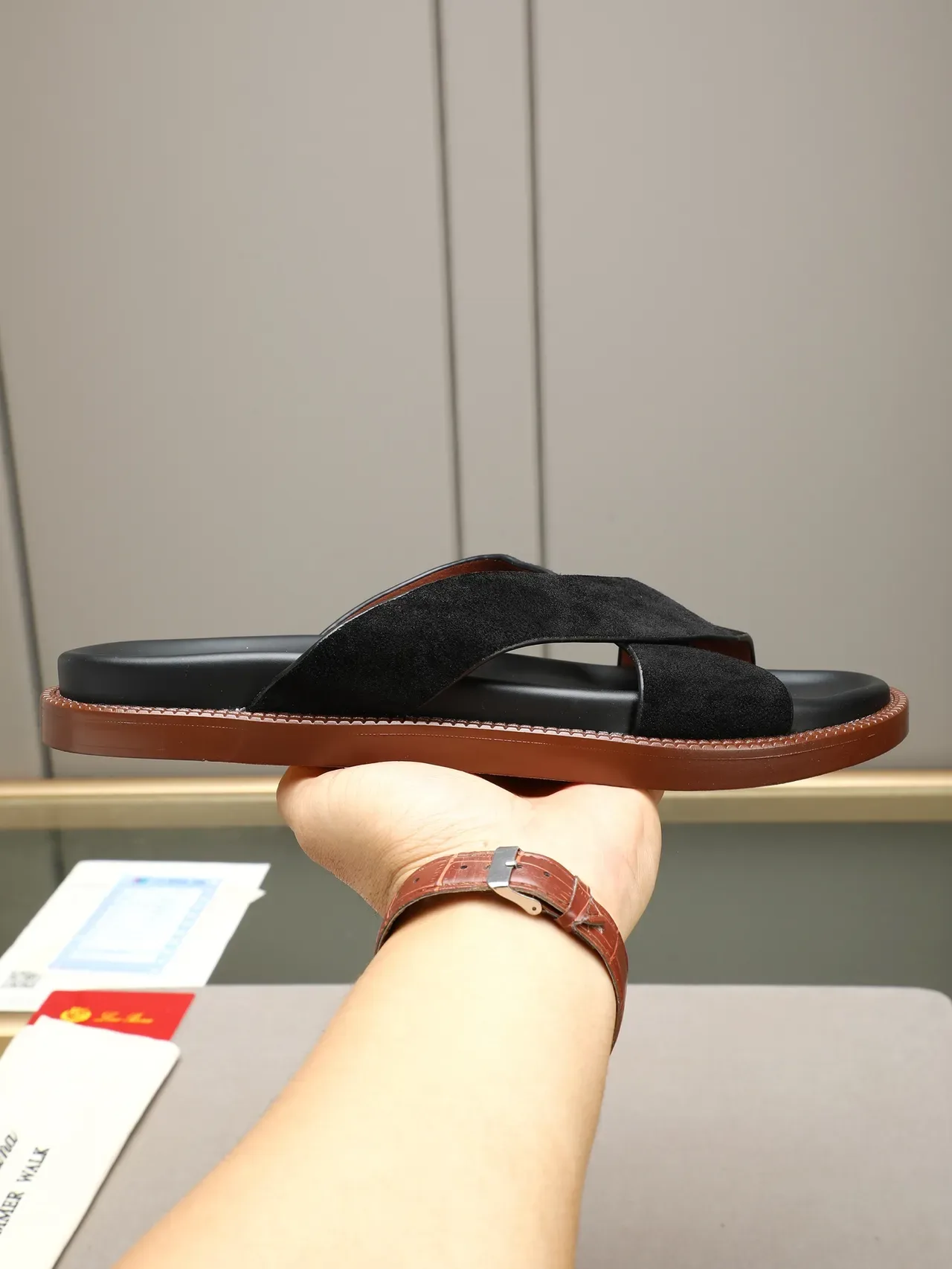 Crisscross Strap Flat Casual Sandals 14