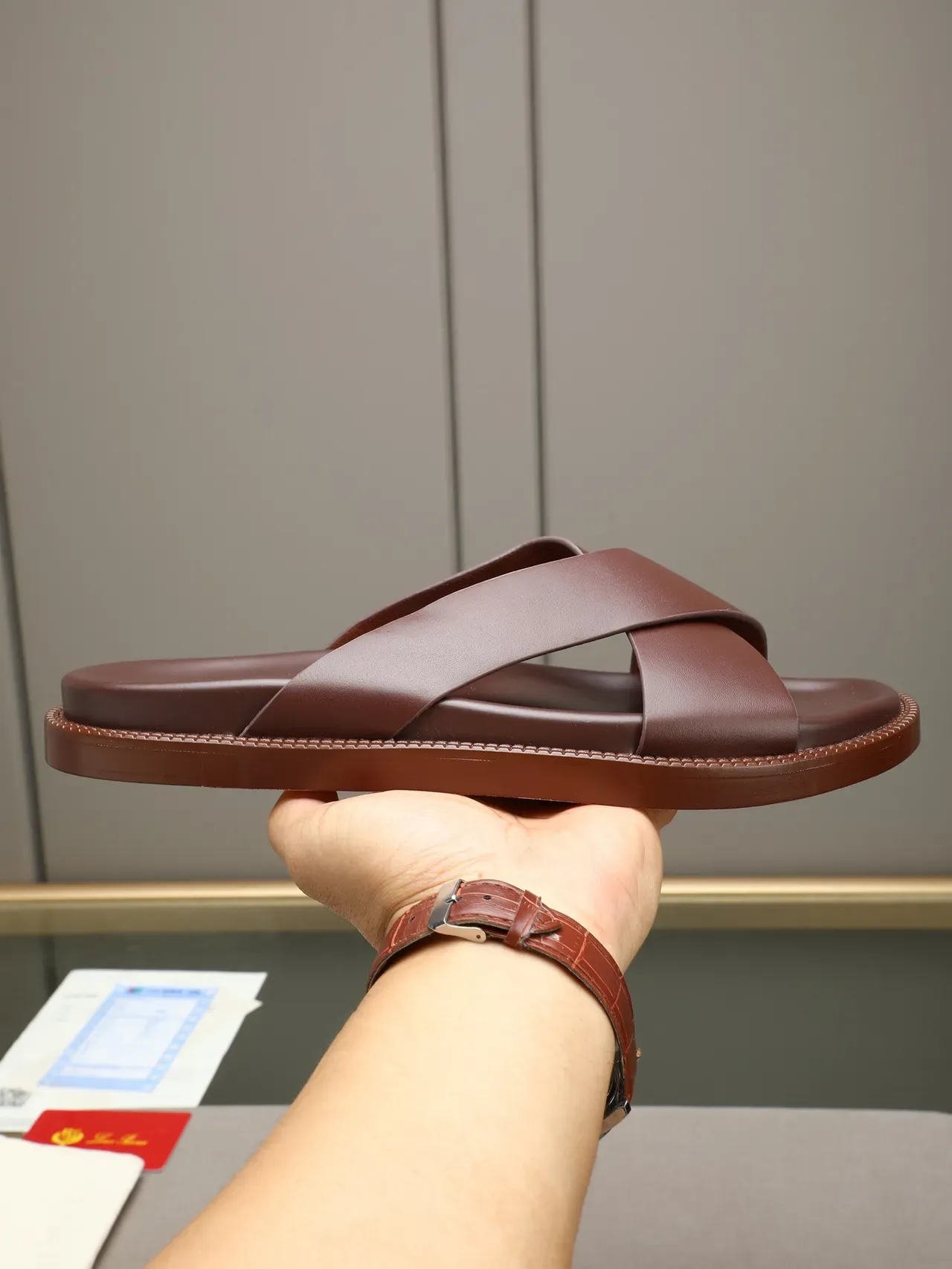Crisscross Strap Flat Casual Sandals 20