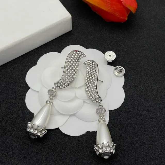 Crystal-Paved Wing and Teardrop Pearl Dangling Earrings 5