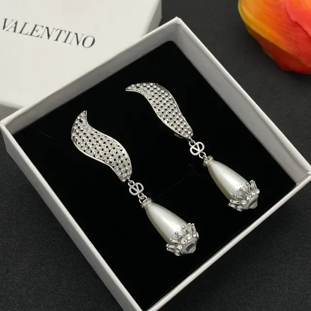 Crystal-Paved Wing and Teardrop Pearl Dangling Earrings 6