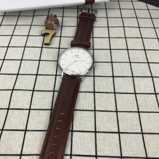 Daniel Wellington বাদামি সাদা মিনিমালিস্ট পাতলা কেস কোয়ার্টজ ঘড়ি