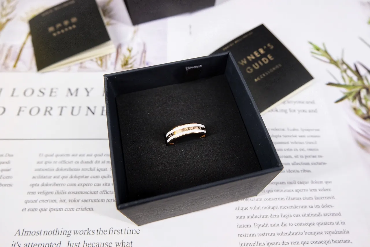 Daniel Wellington Classic Ceramic Rose Gold and White Ring 7
