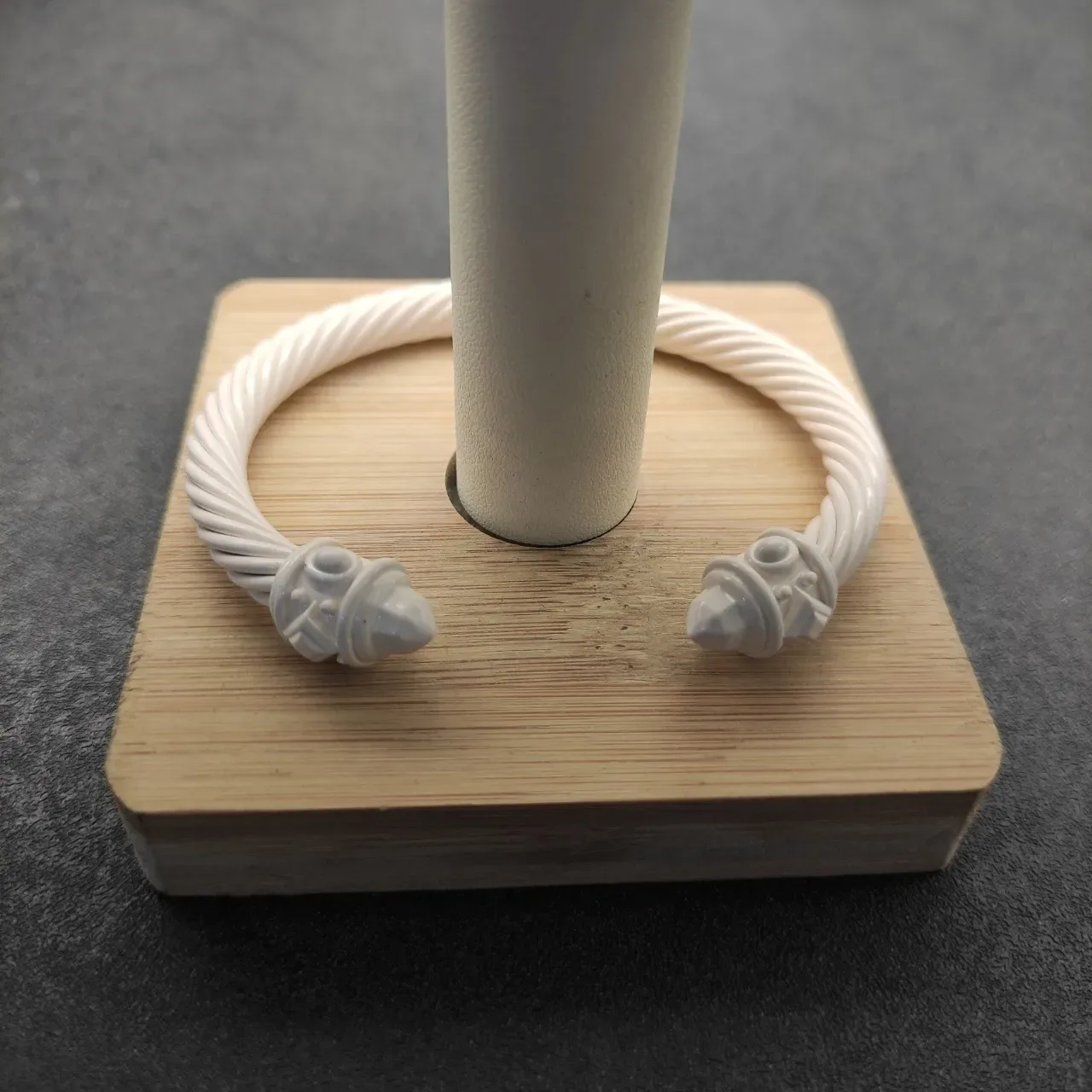 David Yurman White Twisted Cable Sculpted End Caps Bracelet 8