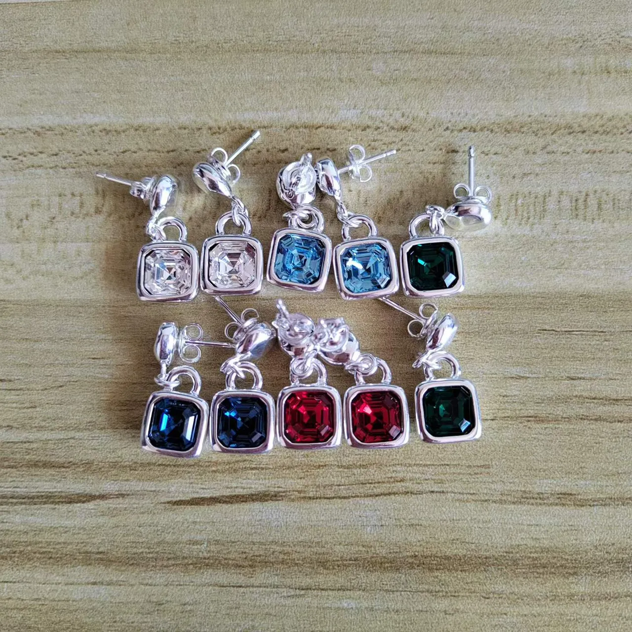 Dual-Stone Faceted Oval and Round Stud Earrings 16