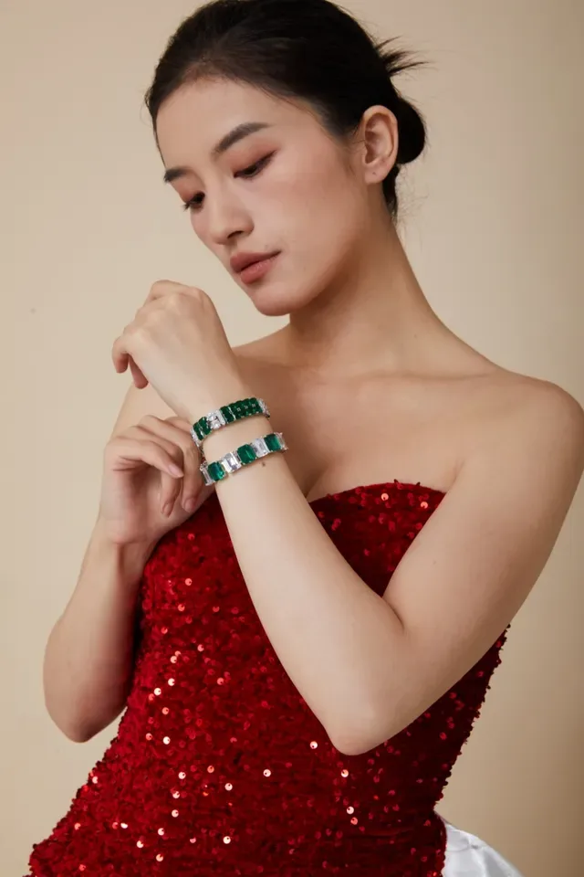 Emerald and Clear Rectangular Stone Channel-Set Bracelet 6
