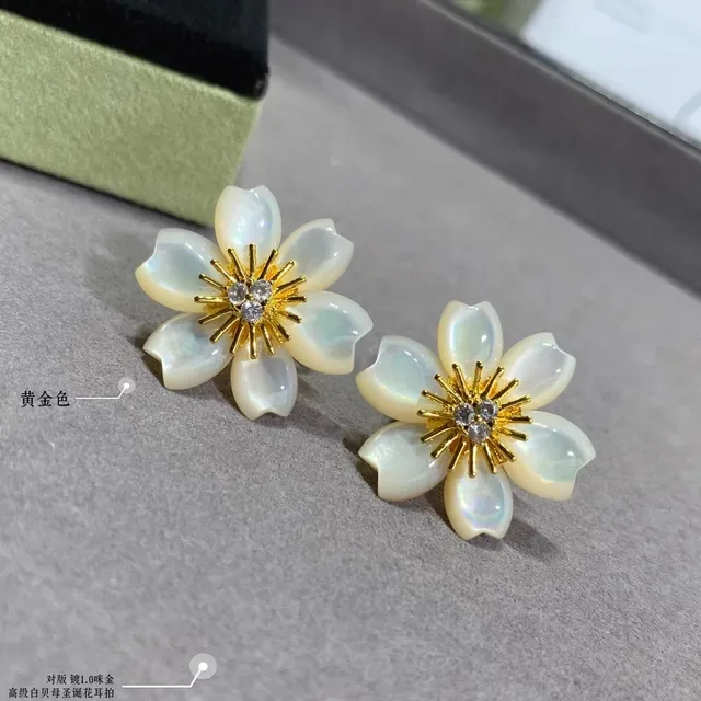 Floral Mother-of-Pearl and Rose Gold Stud Earrings 8
