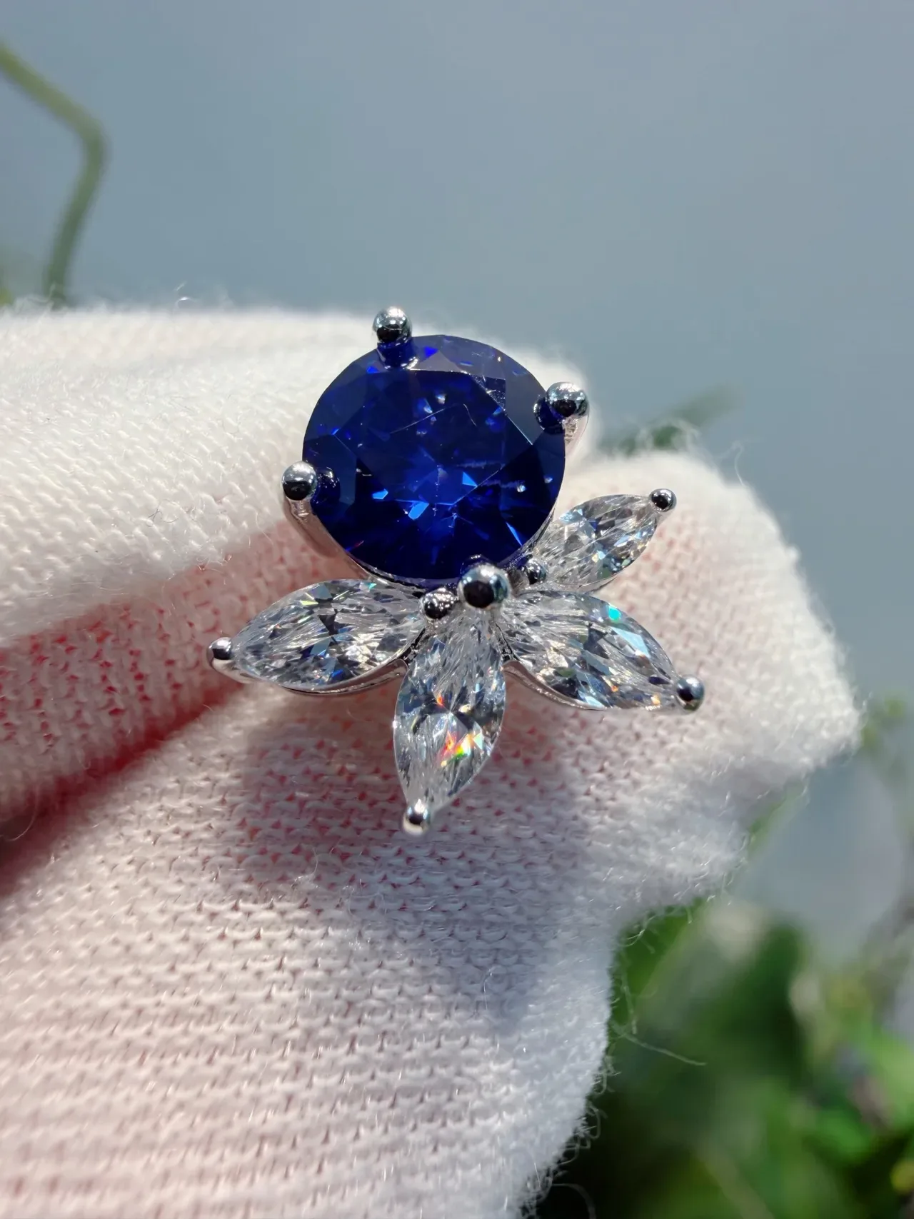 Floral Motif Blue Center Stone Marquise Side Stone Ring 7