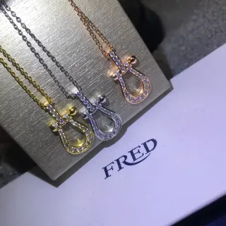 FRED قلادة ذهب وفضة باڤيه-سيت كريستال على شكل U