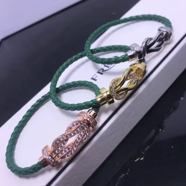FRED Pulseira de Couro Trançado Verde e Dourado com Fecho em Forma de Ferradura 6