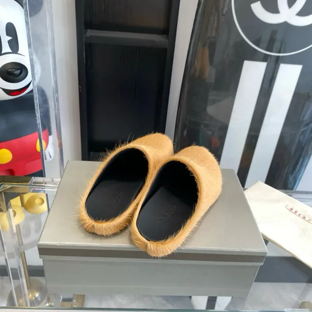 Furry Tan Open-Back Slipper-Style Casual Shoes 4