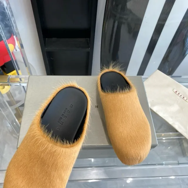 Furry Tan Open-Back Slipper-Style Casual Shoes 7