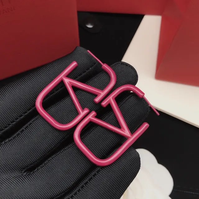 Geometric Matte Pink Open-Frame Hoop Earrings 5