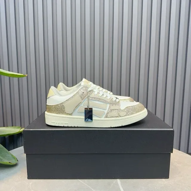 Glitter-Accented Panelled Low-Top Lifestyle Sneakers 6