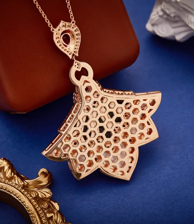 Colar de Ouro Preto Pendente em Forma de Leque Diamantes Pavé-Set 2