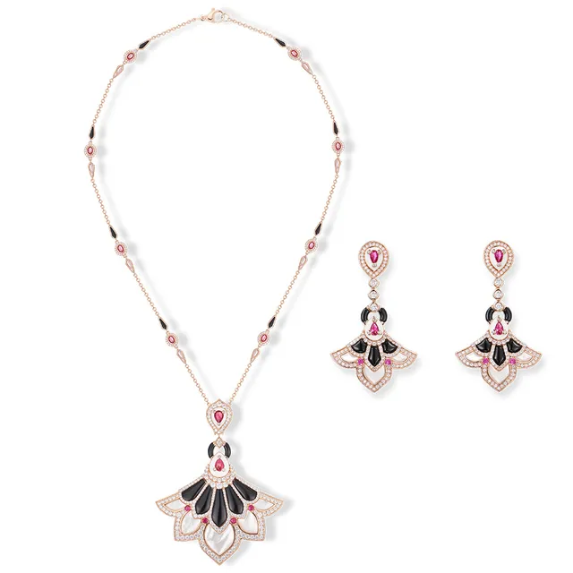 Colar de Ouro Preto Pendente em Forma de Leque Diamantes Pavé-Set 7