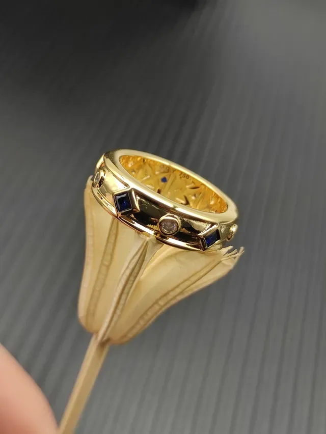 Gold Blue Band Square-Cut Sapphire Inlays Ring 3