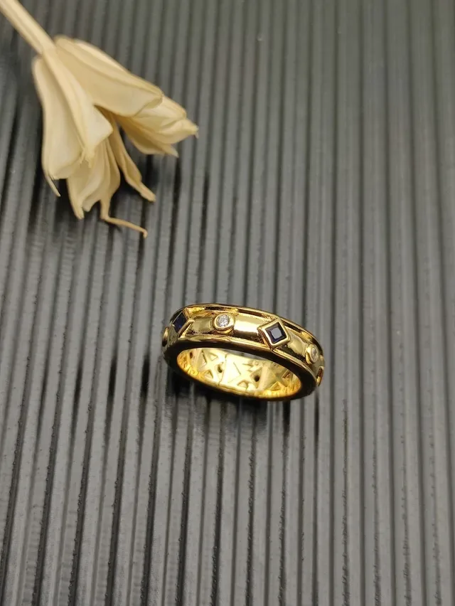 Gold Blue Band Square-Cut Sapphire Inlays Ring 4