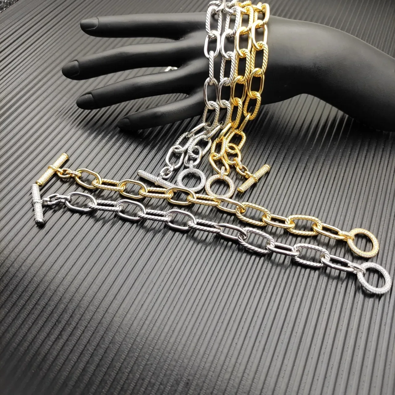 Gold Chunky Oval Links Twisted Rope Detailing Bracelet 2