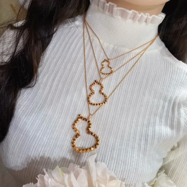 Gold Faceted Geometric Heart Silhouette Openwork Hollow Design Necklace 8