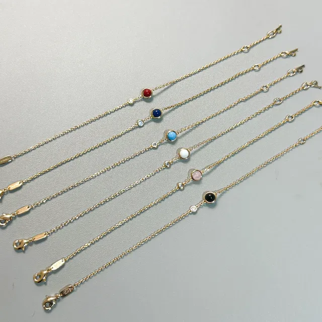 Gold Fine Chain-Link Single Cabochon Gemstone Bracelet 2