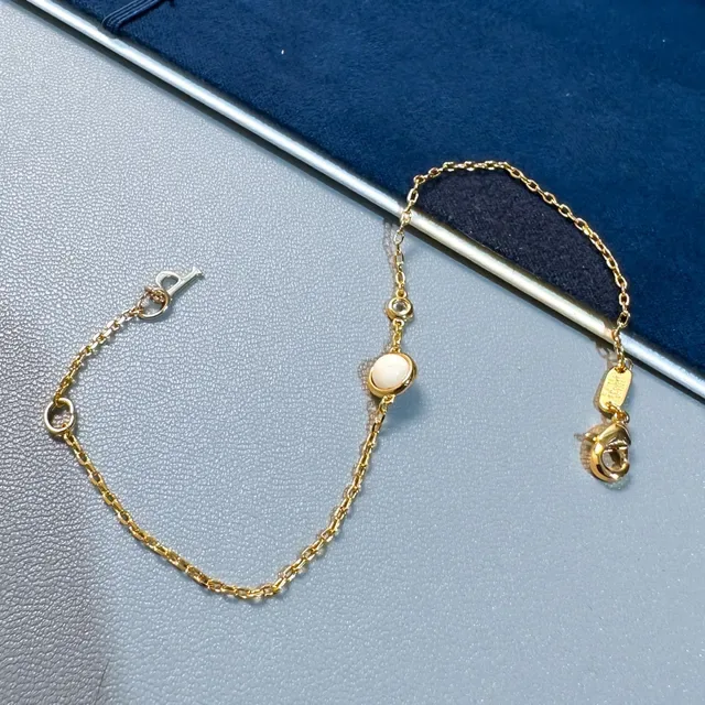 Gold Fine Chain-Link Single Cabochon Gemstone Bracelet 4
