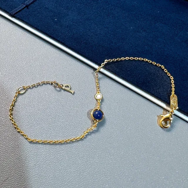 Gold Fine Chain-Link Single Cabochon Gemstone Bracelet 5