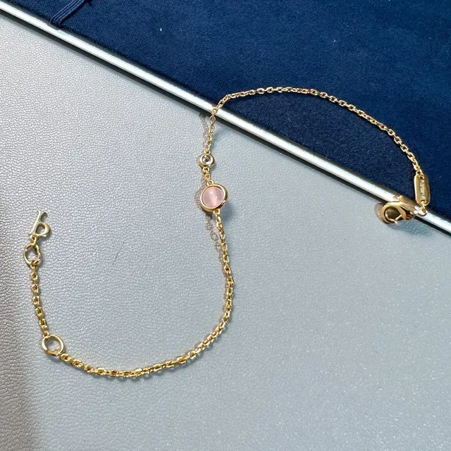 Gold Fine Chain-Link Single Cabochon Gemstone Bracelet 7