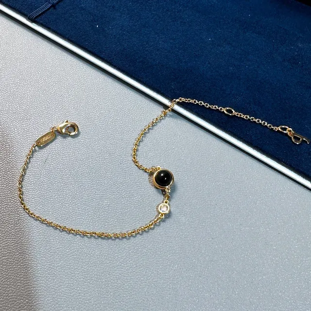 Gold Fine Chain-Link Single Cabochon Gemstone Bracelet 8