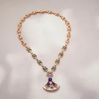 Collar Pendiente Abanico Dorado Verde Eslabones Geométricos