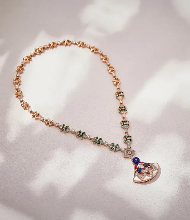 Gold Green Fan-Shaped Pendant Geometric Links Necklace 5