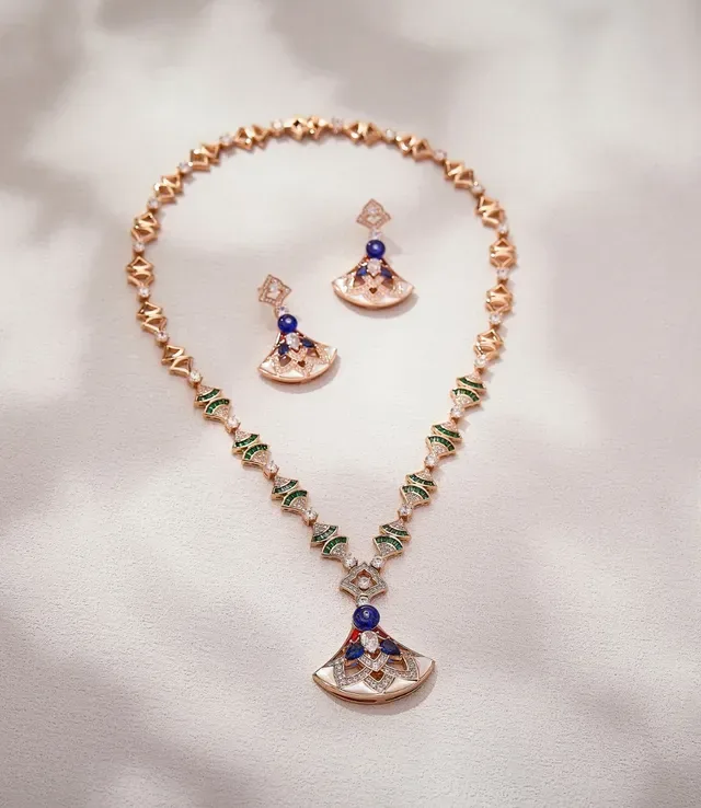 Gold Green Fan-Shaped Pendant Geometric Links Necklace 6