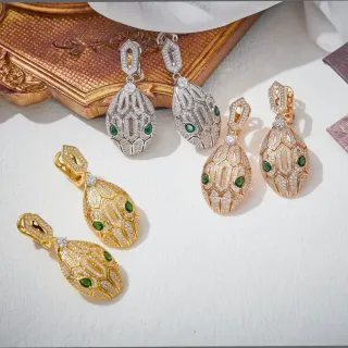 Gold Green Teardrop-Shaped Pavé-Set Diamonds Earrings