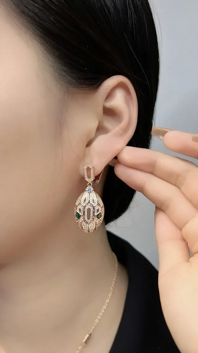 Gold Green Teardrop-Shaped Pavé-Set Diamonds Earrings 4