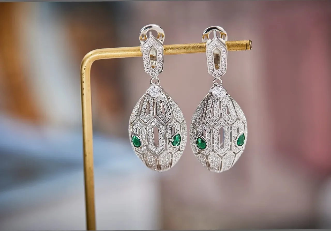 Gold Green Teardrop-Shaped Pavé-Set Diamonds Earrings 6